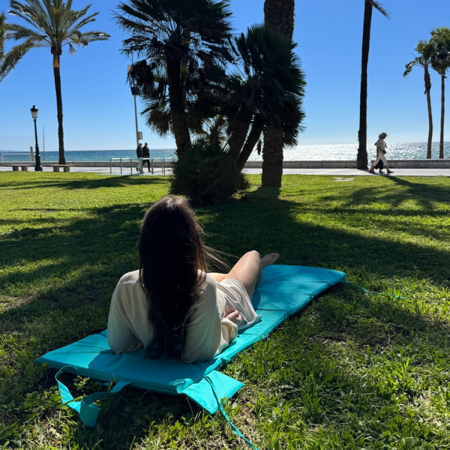 Wygodna mata na plażę – relaks bez dyskomfortu!