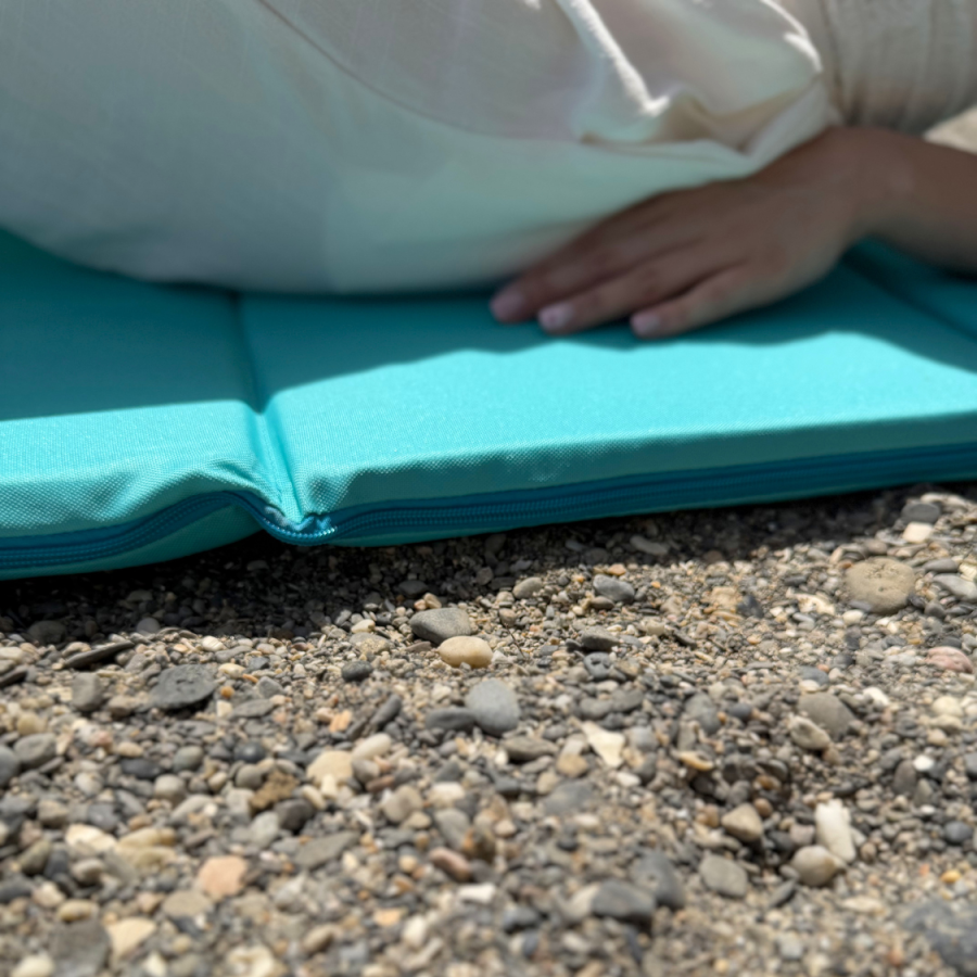Wygodna mata na plażę – relaks bez dyskomfortu!